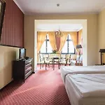 Fryderyk Отель 3*