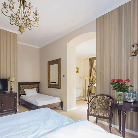 Fryderyk Hotel 3*