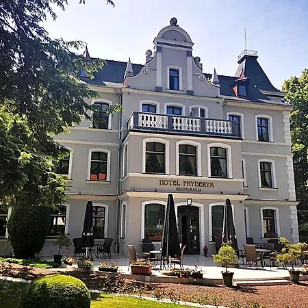 Fryderyk 3*